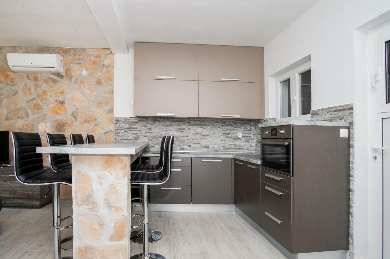Villa Oaza Primosten With Heated Pool エクステリア 写真