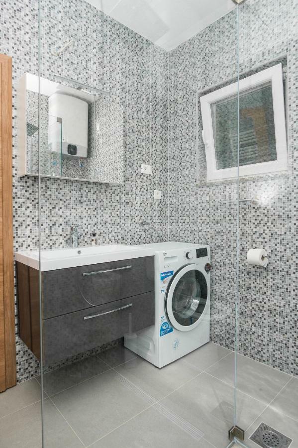 Villa Oaza Primosten With Heated Pool エクステリア 写真